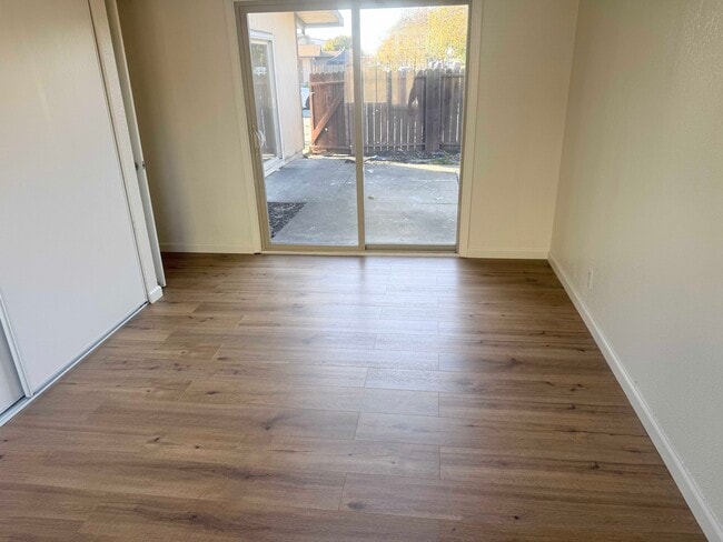 Foto del edificio - 4710 Cutting Cir