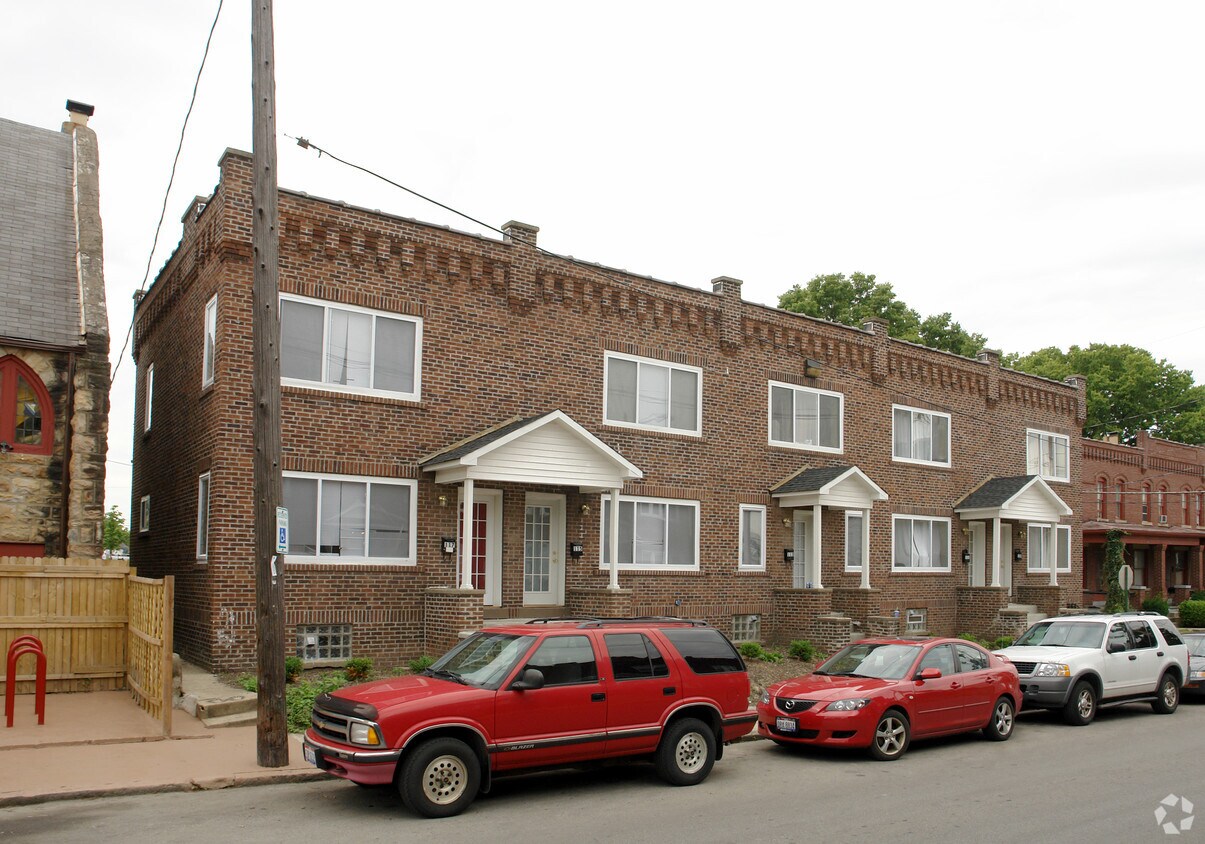 Building Photo - 109-117 E 9th Ave