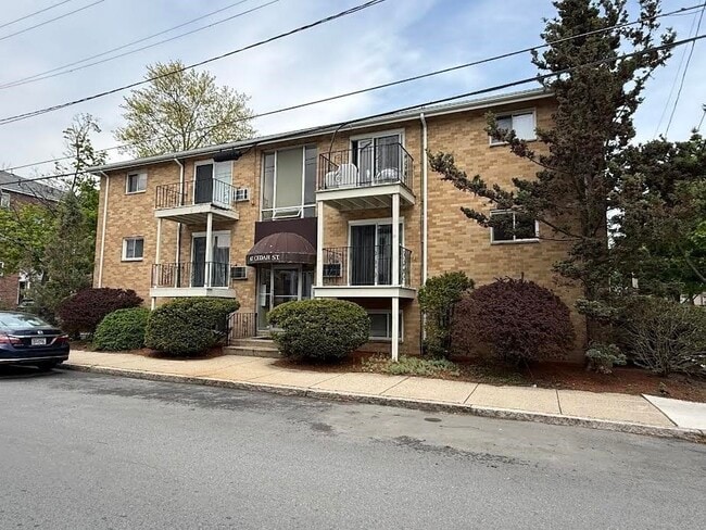 Building Photo - 87 Cedar St