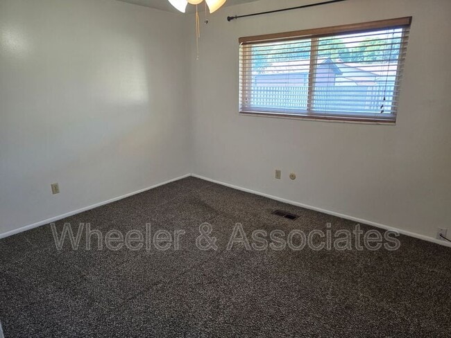 Building Photo - 2273 N 550 W