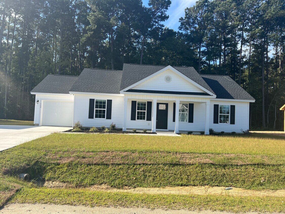 Foto principal - ? Your New Home Awaits — Just in Time for ...