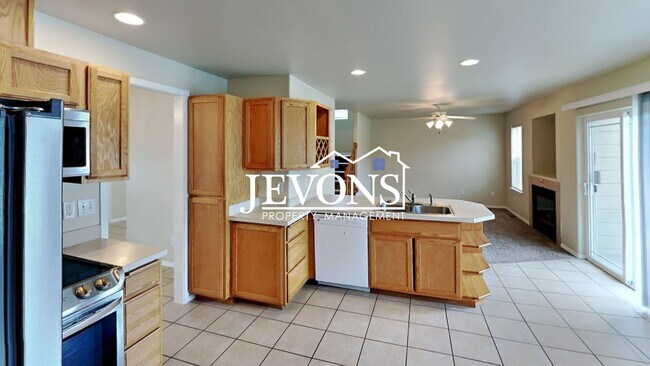 Foto del edificio - $500 Rent Credit - Enjoy this beautiful We...