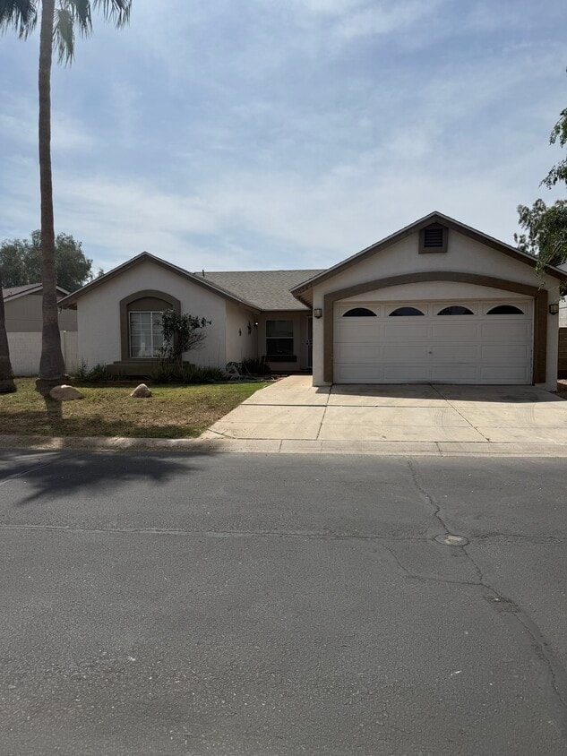 Photo - 10243 W Reade Ave (Glendale, AZ)