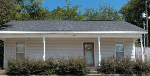 Primary Photo - 114 W Gillespie St
