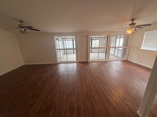 Foto del edificio - 379 Roberts Ave