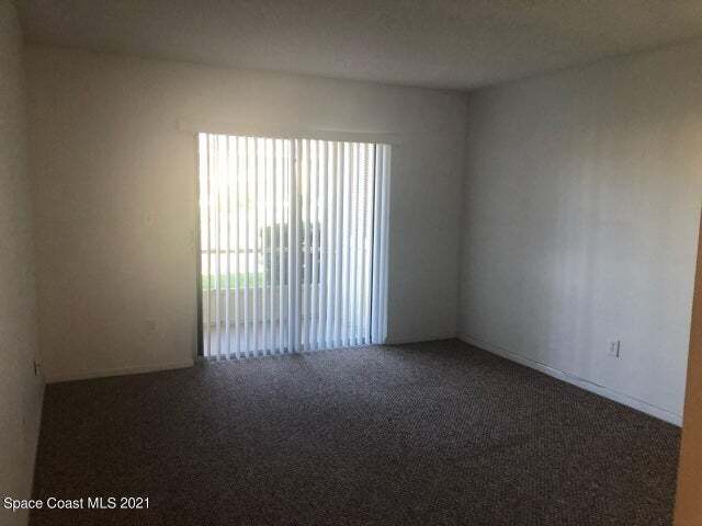 Foto del edificio - 2135 N Courtenay Pkwy