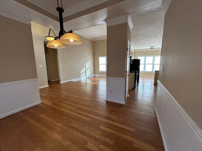 Foto del edificio - 100 Winslow Court: Immediately Available -...