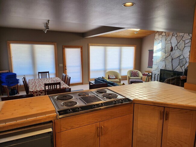 Building Photo - Riverfront - FALL SPECIAL - $250/OFF FIRST...