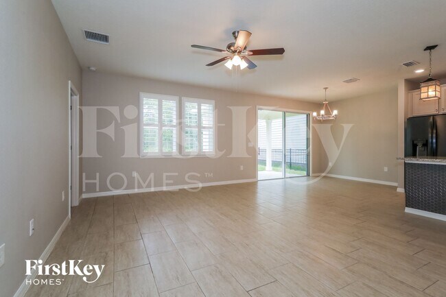 Building Photo - 365 La Mancha Dr
