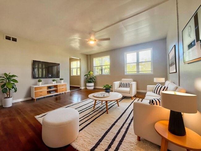 Photo - 810 Longfellow St NW Apartment