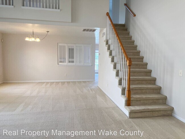 Building Photo - 3 br, 2.5 bath House - 1310 Auburn Village...