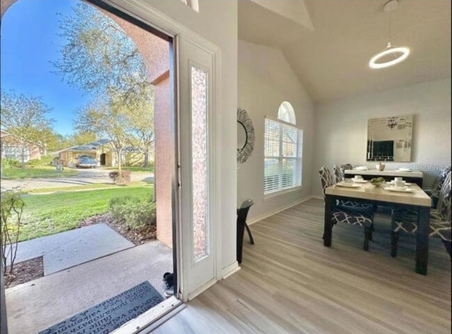 Foto del edificio - 17845 Woodcrest Way