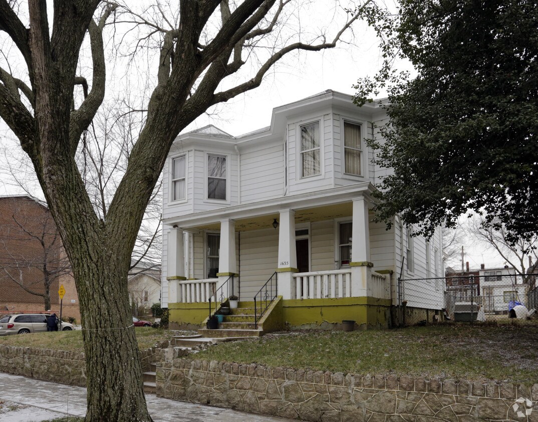 Building Photo - 1701 S St SE