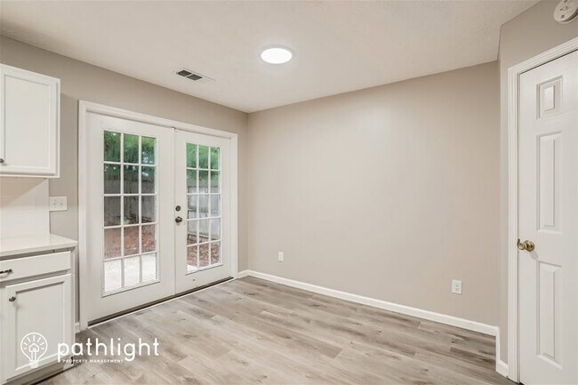 Building Photo - 177 Village Trce