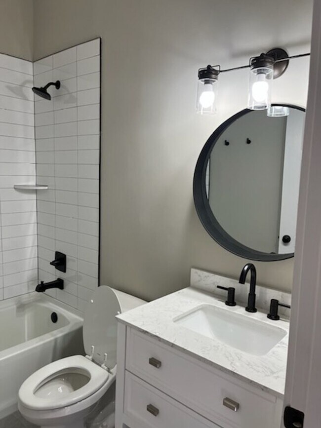 Foto del edificio - Beautifully Renovated 2-bedroom Home in Shelby Park!