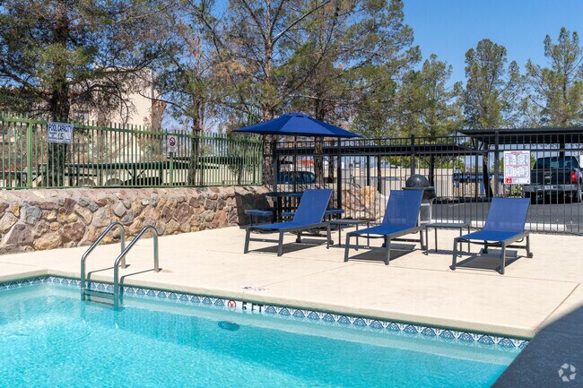 Piscina - Alexis Apartments