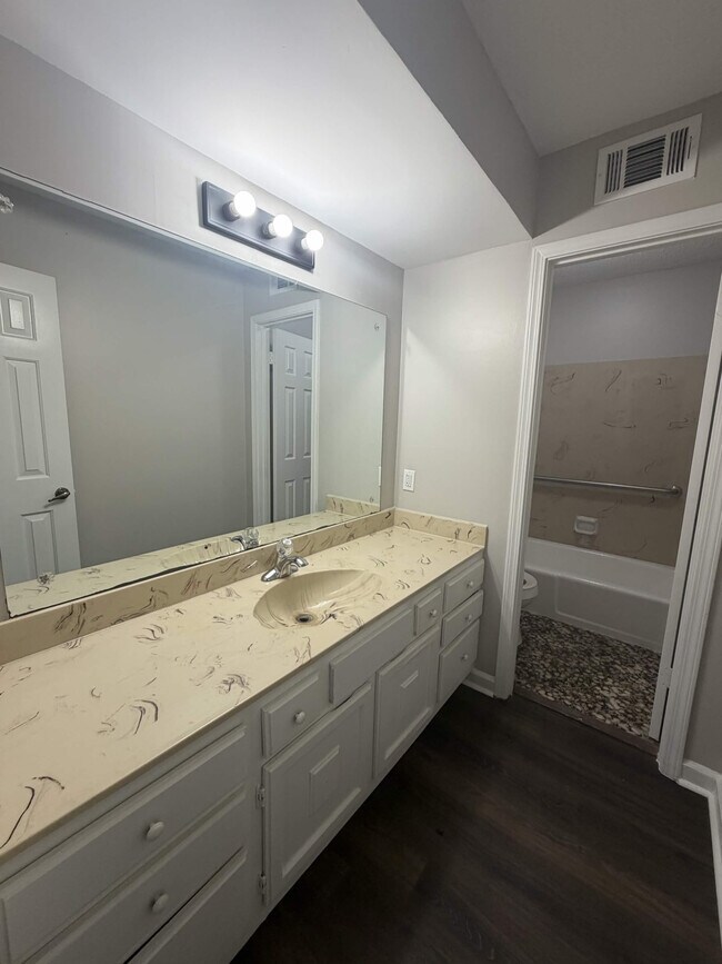 Photo - 2175 Burlingate Dr (Memphis, TN) House
