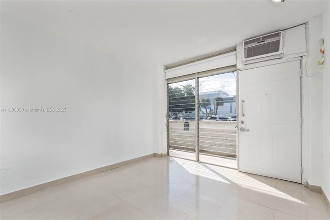 Foto del edificio - 1685 Jefferson Ave