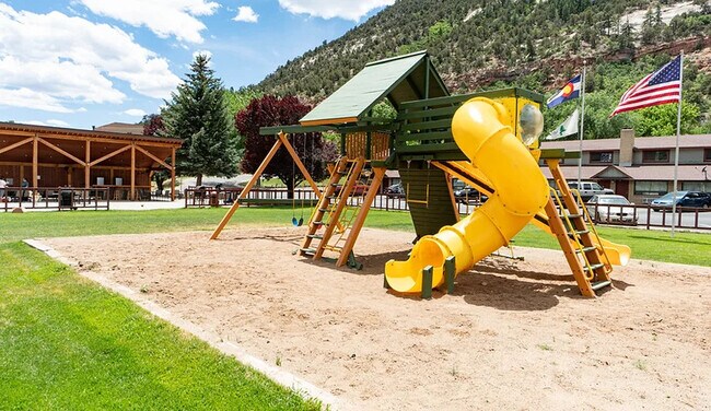 Apartamentos Red Cliff en Durango, Colorado - Red Cliff Apartments
