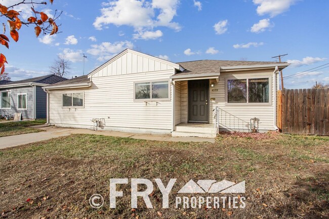 Spacious Sunnyside Home with Huge Yard - Spacious Sunnyside Home with Huge Yard