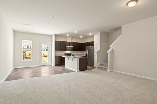 Foto del edificio - 717 Ambrose Hl Ln