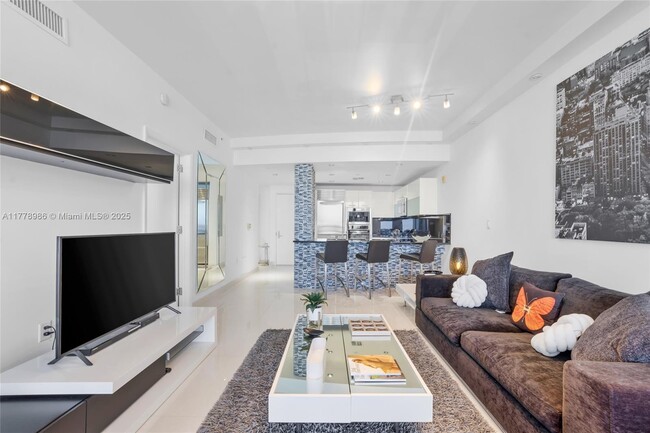 Building Photo - 17121 Collins Ave