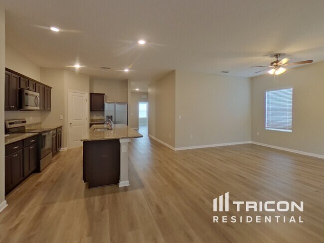 Foto del edificio - 16339 Winding Blossom Dr