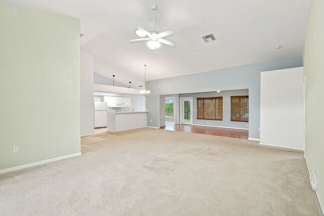Foto del edificio - 11220 Hollander Ave