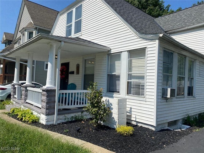 Foto del edificio - 11335 Knowlton Ave