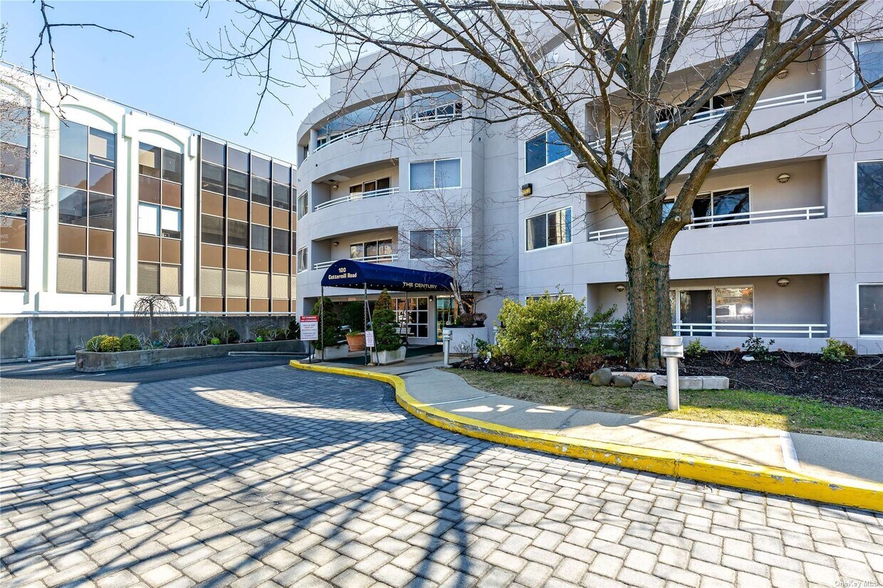Foto principal - 100 Cutter Mill Rd