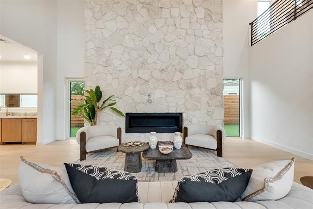 Foto del edificio - 3821 Beechwood Ln