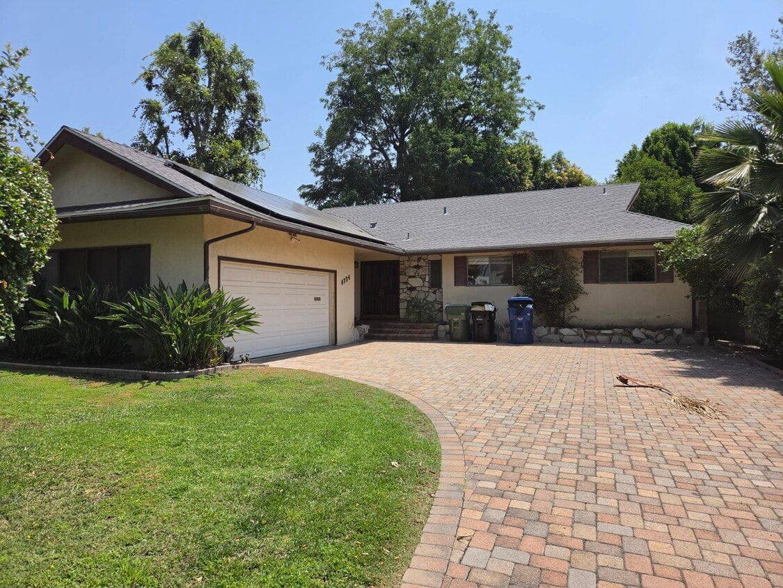 Photo - 4734 Laurelgrove Avenue-
