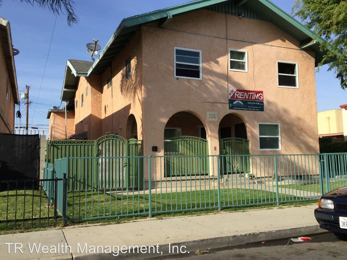 Foto principal - 1135 E 12th St