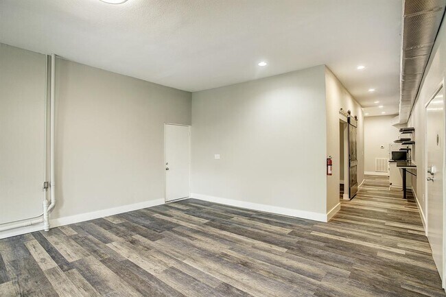 Building Photo - 1329 Nicholson St