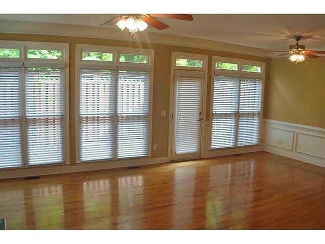 Building Photo - 2460 Oak Grove Vista