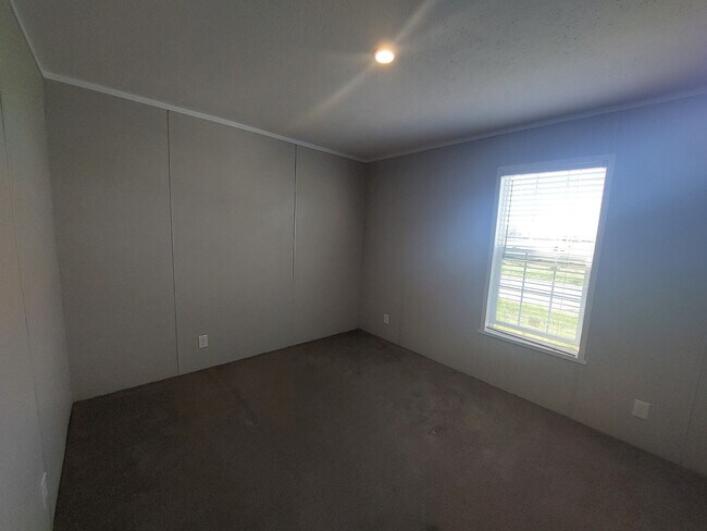 Building Photo - 3431 Bissell Rd