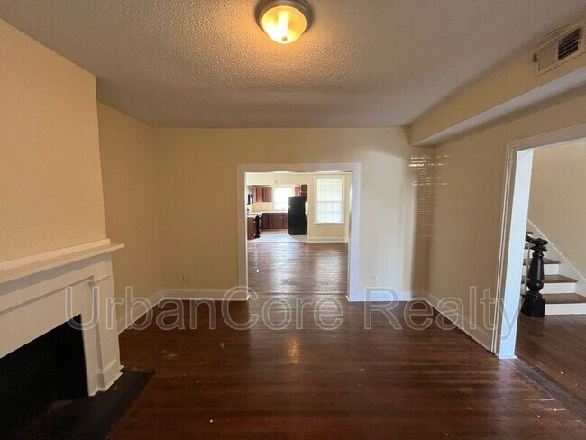 Building Photo - 805 N 26th St