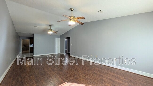 Foto del edificio - 912 Rentz Ave