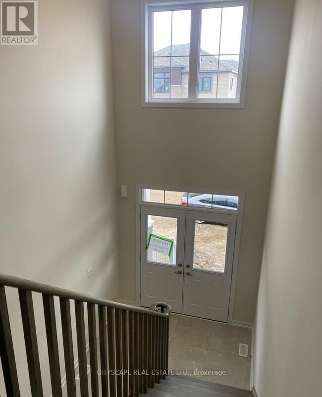 Photo du bâtiment - 27 Wintergreen Cres