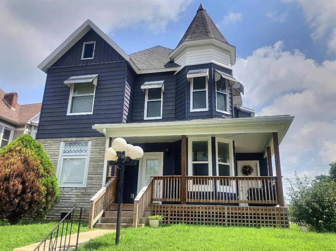 Primary Photo - 1231 St Ann St