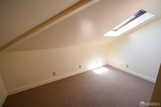 Building Photo - 1448 5th Ave