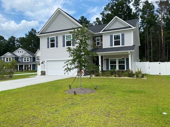 Building Photo - 5 bedrooms 3 bathroom Smart Home