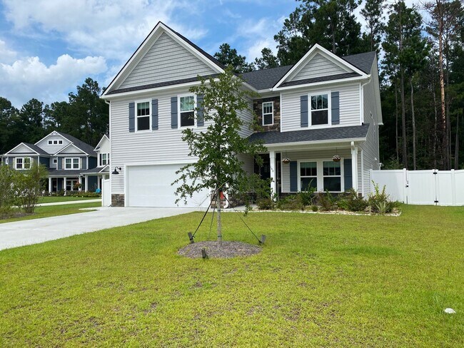 Foto del edificio - 5 bedrooms 3 bathroom Smart Home