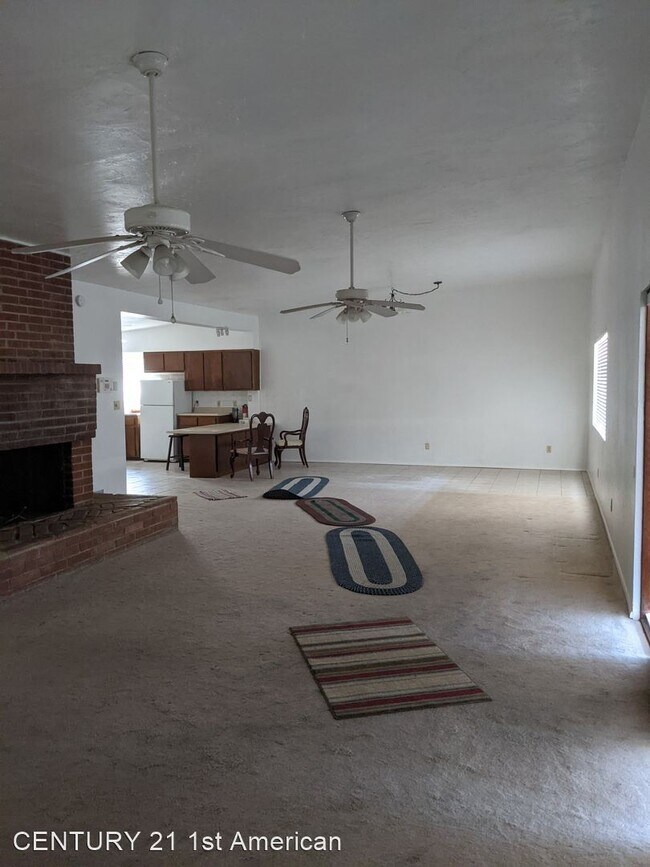 Foto del edificio - 3 br, 2 bath House - 3711 S Bobby Dr Unit #1