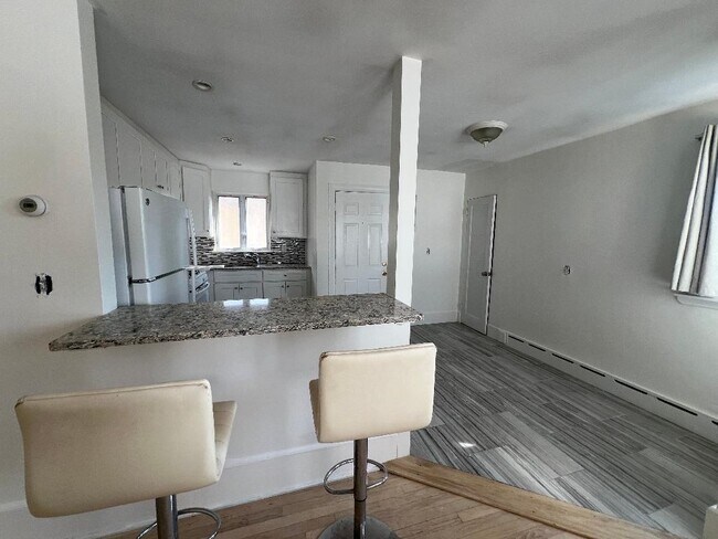 Cocina - 411 W Park Ave