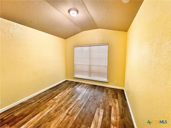 Foto del edificio - 2141 Sinclair Dr