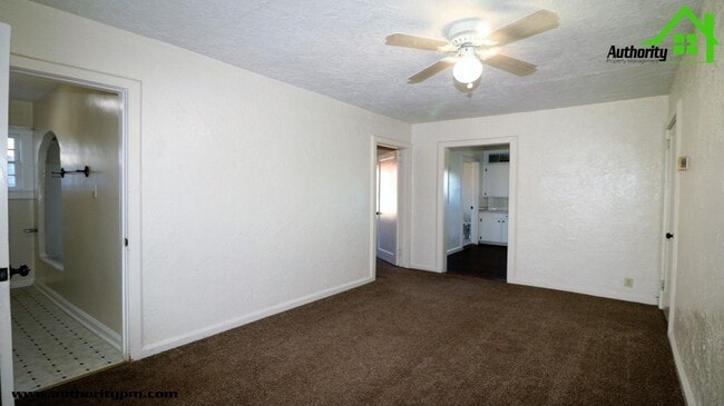 Building Photo - 1137 Magnolia Ave