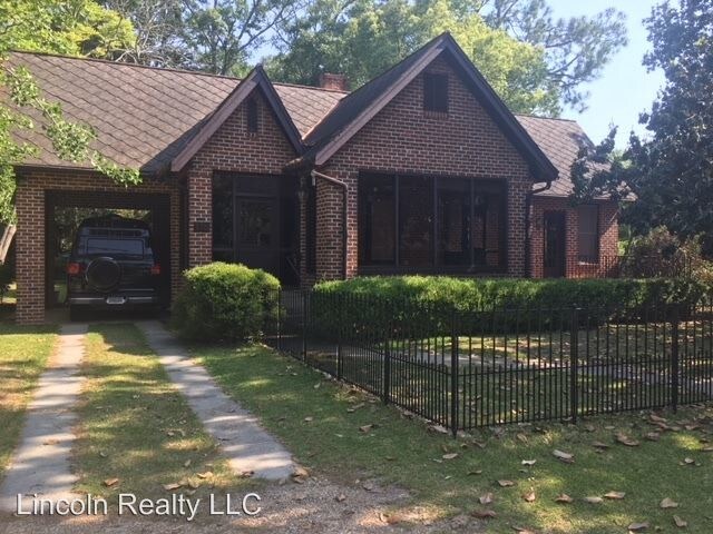 Primary Photo - 4 br, 3.5 bath House - 116 E. Moore Street