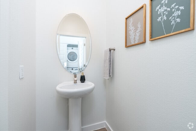 2BR, 2BA - 1,146SF - Powder Bathroom - YardHomes®  Parkside