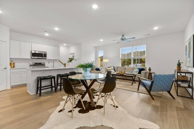 Foto del edificio - 3-bedroom Townhome